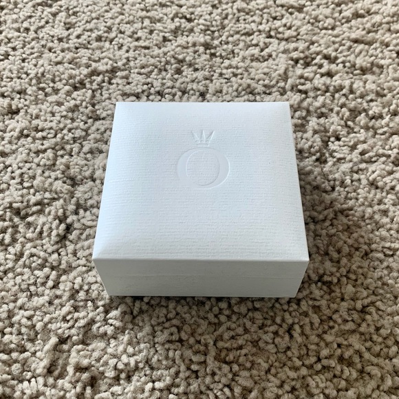 Pandora Earrings Gift Box - Picture 2 of 3